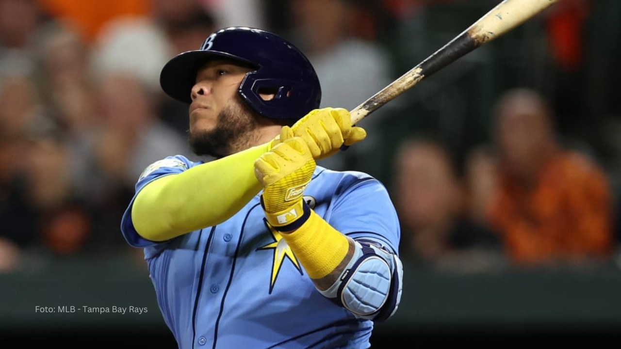 Harold Ramírez bateando con Tampa Bay Rays