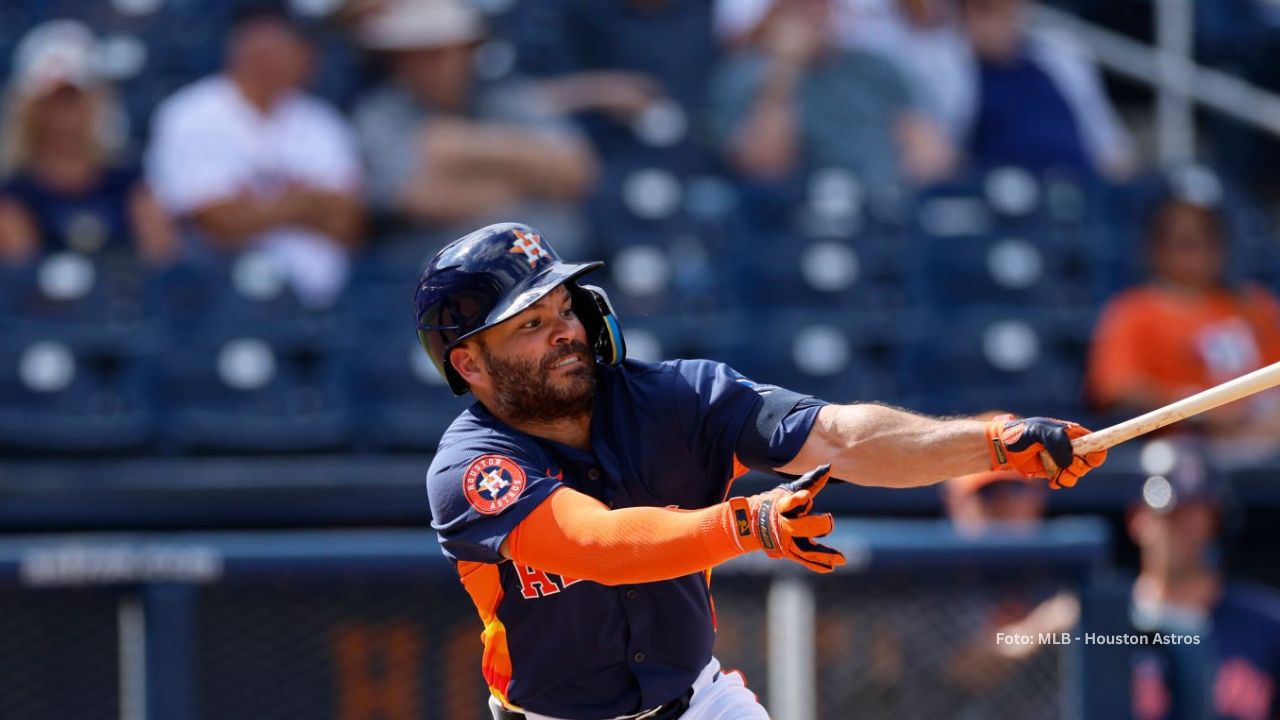 Jose Altuve empató el juego con doble barre bases en el séptimo para Houston Astros.