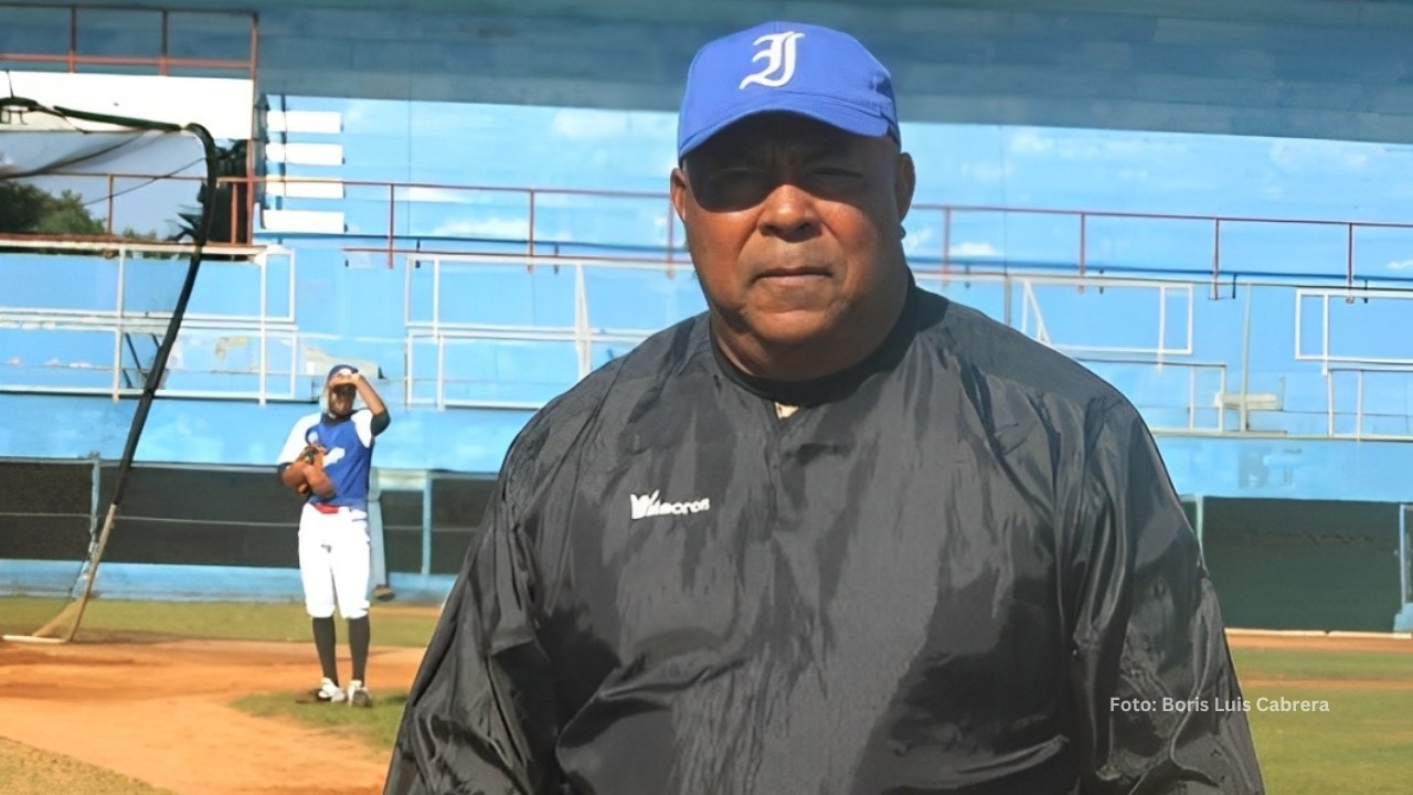 Guillermo Carmona en una practica con Industriales