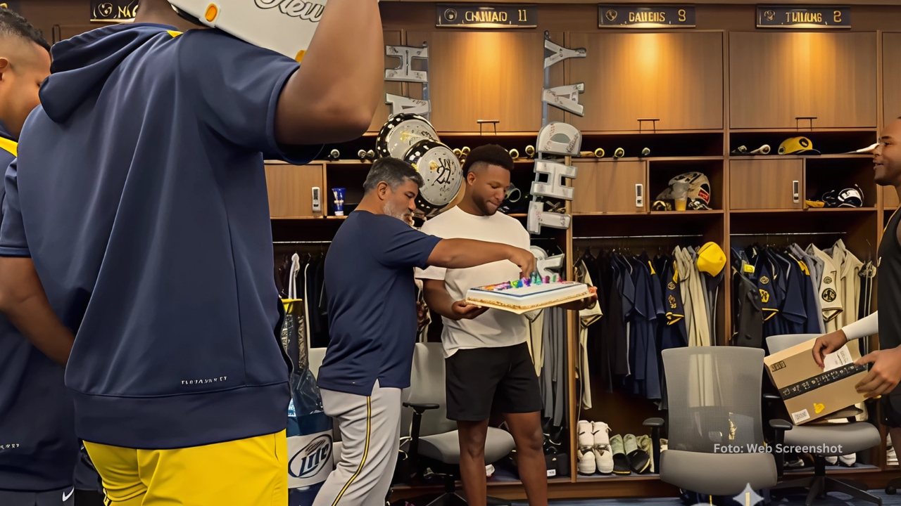 Jackson Chourio celebra su cumpleaños con Milwaukee Brewers