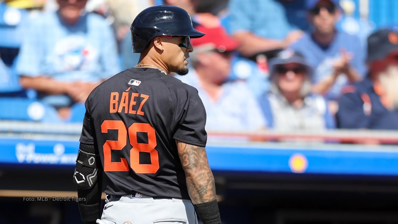 Javier Báez en un juego con Detroit Tigers