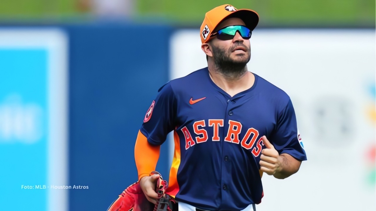 Jose Altuve en un juego con Houston Astros en el Spring Training