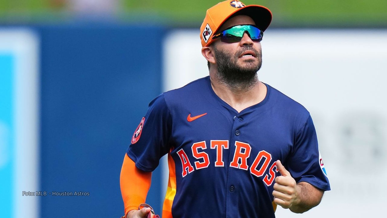 Jose Altuve en un juego con Houston Astros en los jardines