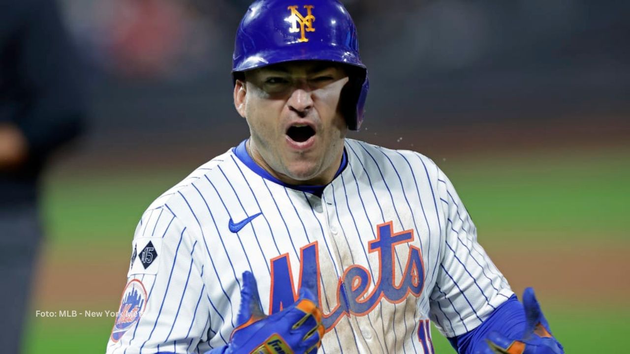 José Iglesias celebrando con el uniforme de New York Mets