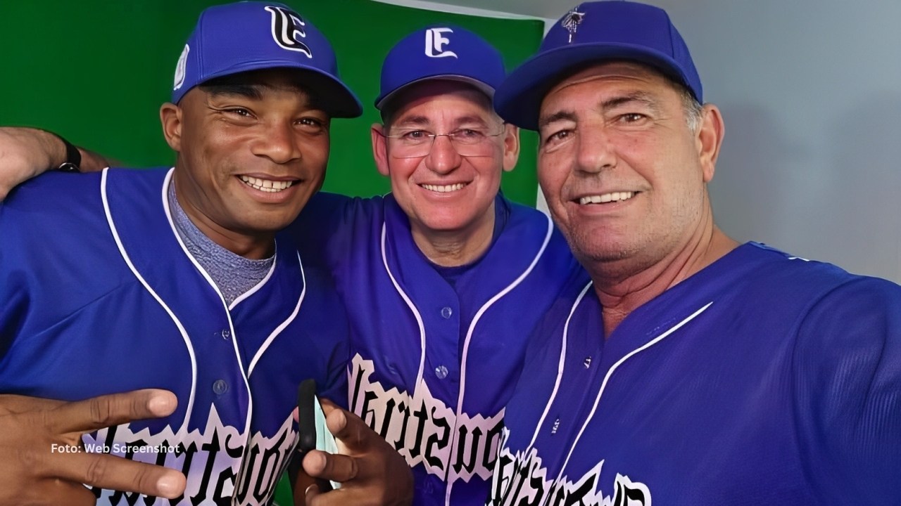 Rene Arocha junto a Orlando Hernández y Euclides Rojas