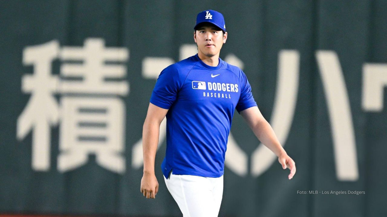 Shohei Ohtani con uniforme de Los Angeles Dodgers en Japón