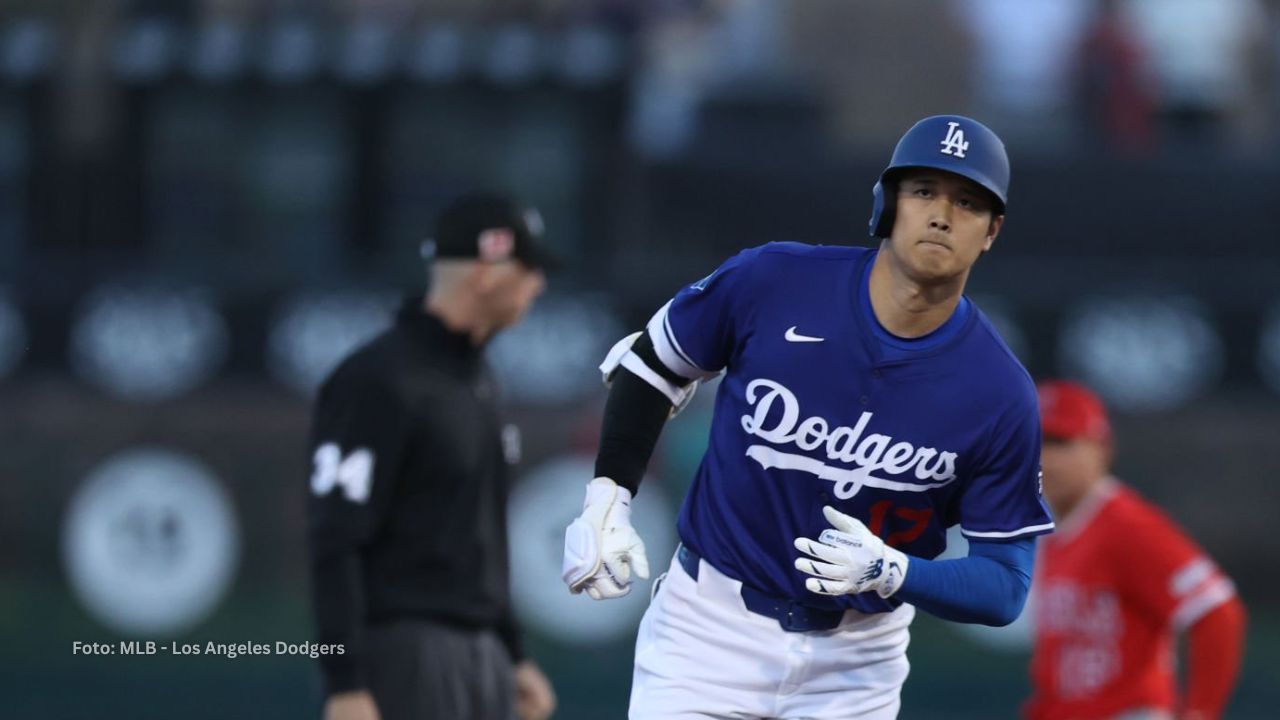 Shohei Ohtani con el uniforme de Los Angeles Dodgers