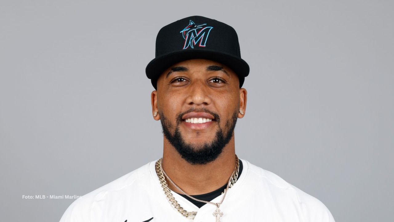 Robinson Piña con el uniforme de Miami Marlins