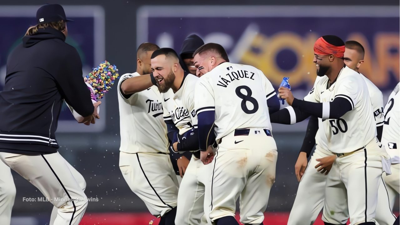 Jugadores de Minnesota Twins celebrando la victoria