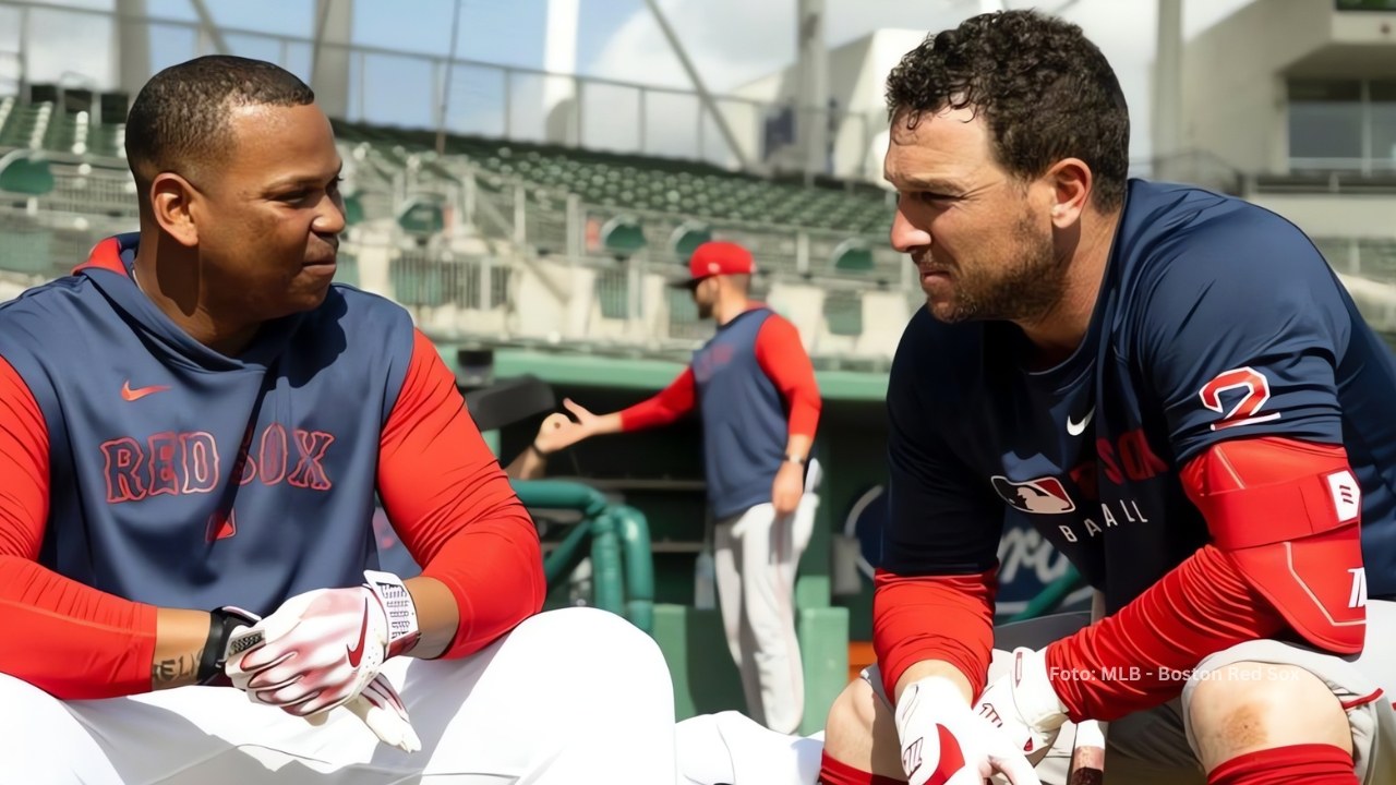 Rafael Devers y Alex Bregman en el Spring Training con Boston Red Sox