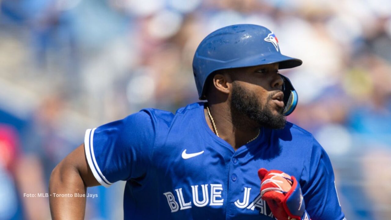 Vladimir Guerrero Jr con el uniforme de Toronto Blue Jays