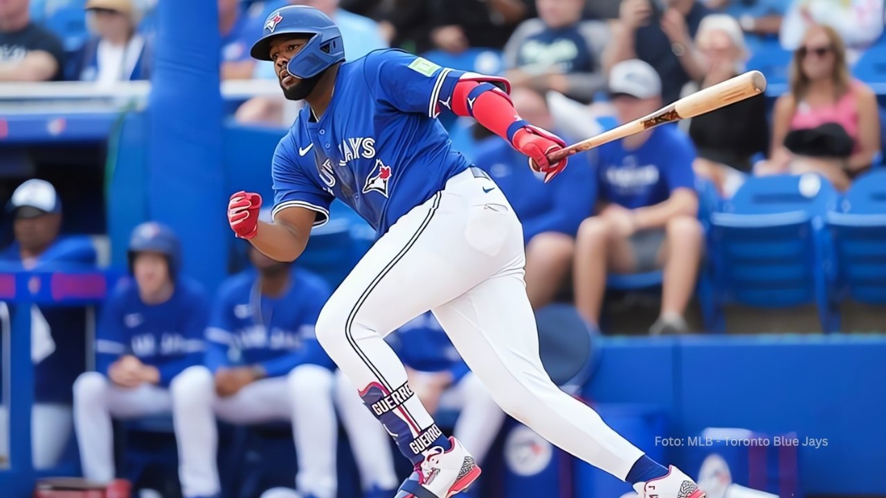 Vladimir Guerrero Jr. bateando con Toronto Blue Jays