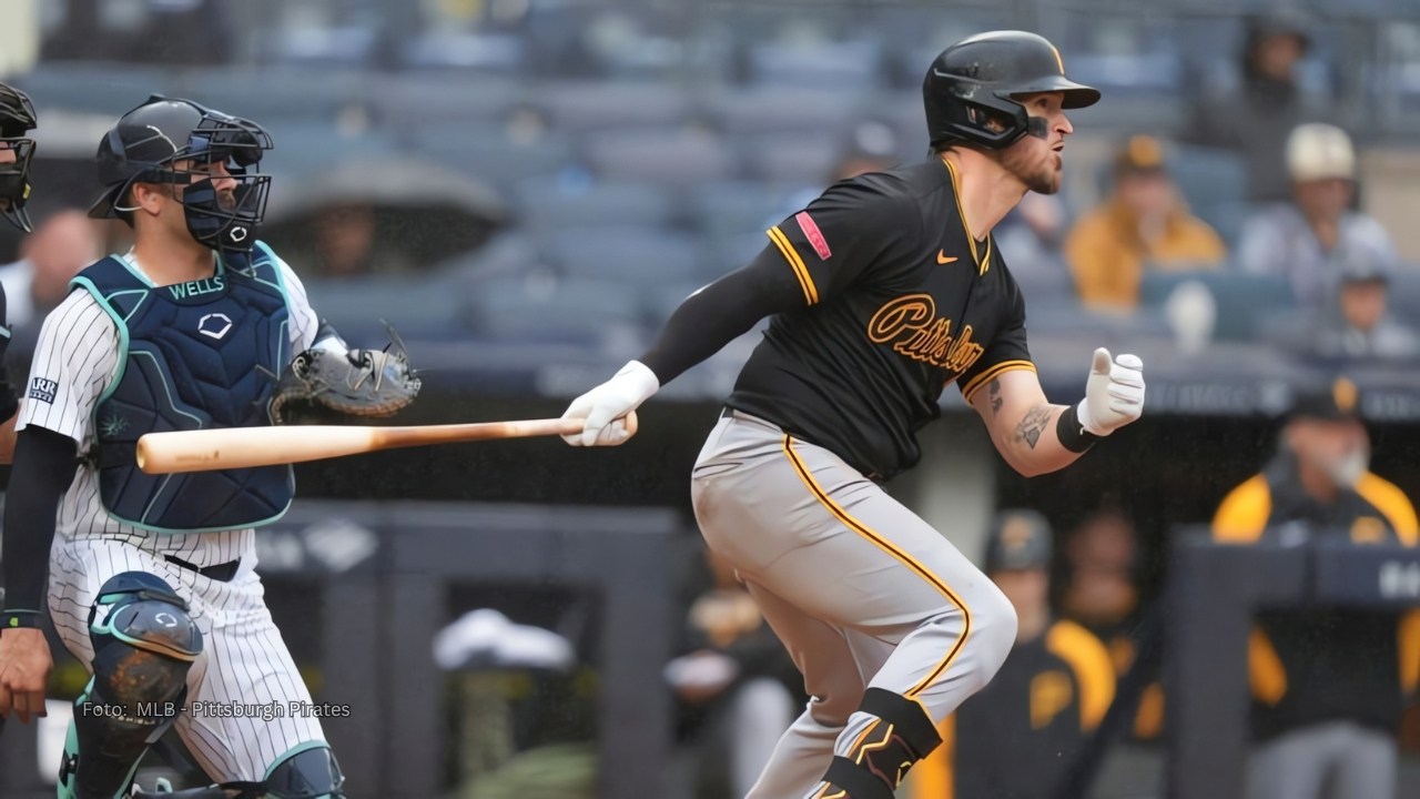 Yasmani Grandal bateando con Pittsburgh Pirates