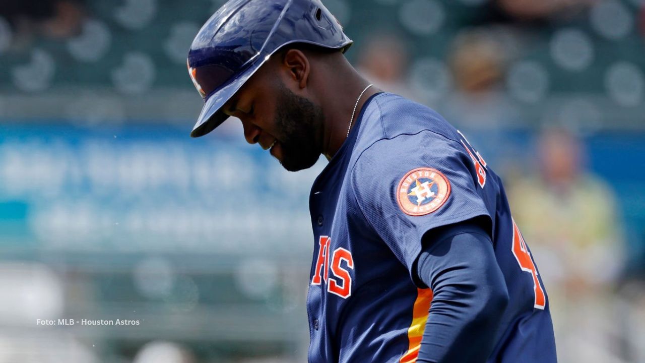 Yordan Alvarez se lastimó el pulgar durante la práctica de bateo del domingo