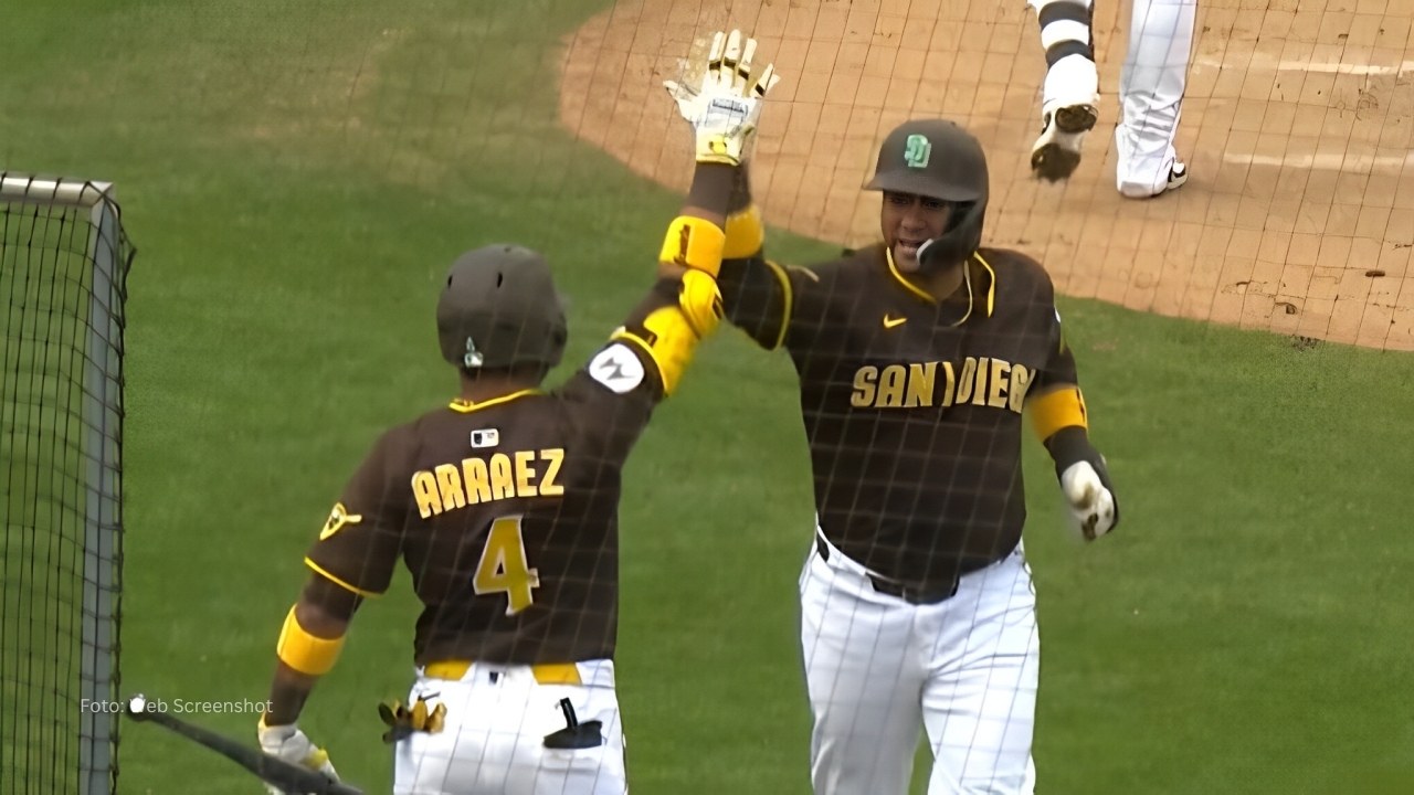 Yuli Gurriel celebra cuadrangular con Luis Arráez