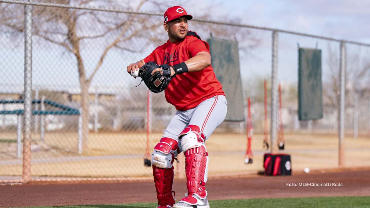 Jose Treviño con Cincinnati Reds