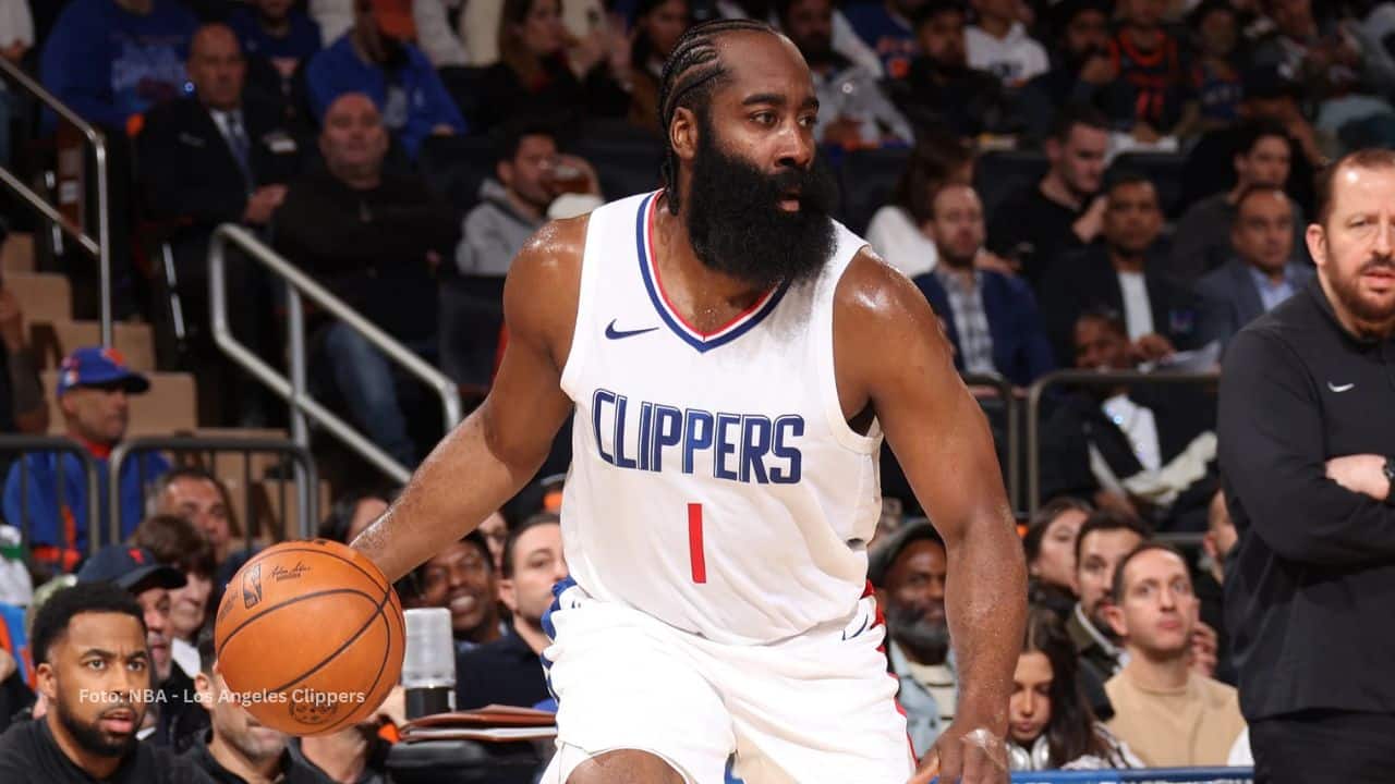 James Harden se ubica 120 puntos por detrás de Bird entre los mejores anotadores de la NBA en etapa de postemporada.