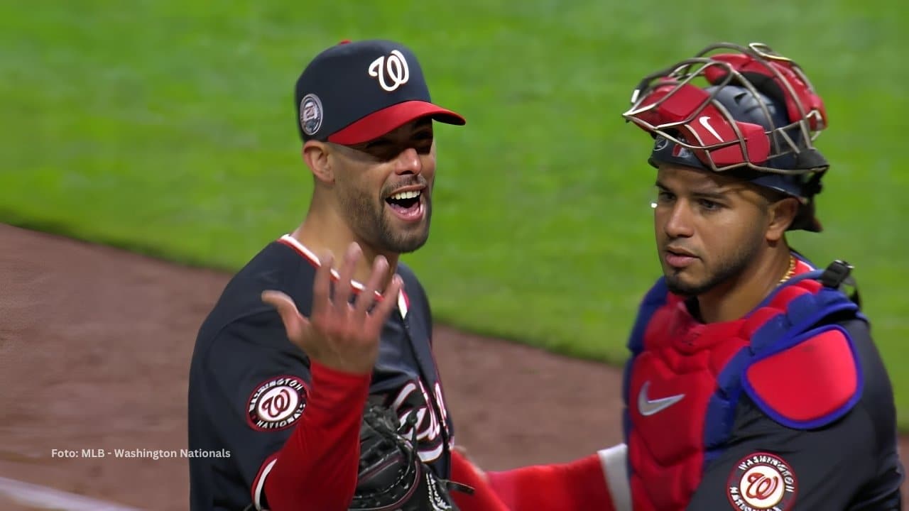 Jorge Lopez y Keiberth Ruiz en un juego con Washington Nationals