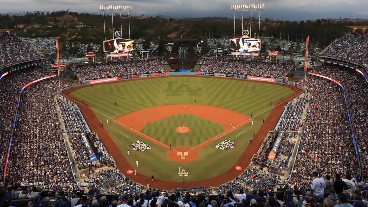 Dodger Stadium en un juego de Serie Mundial. Juegos Olimpicos