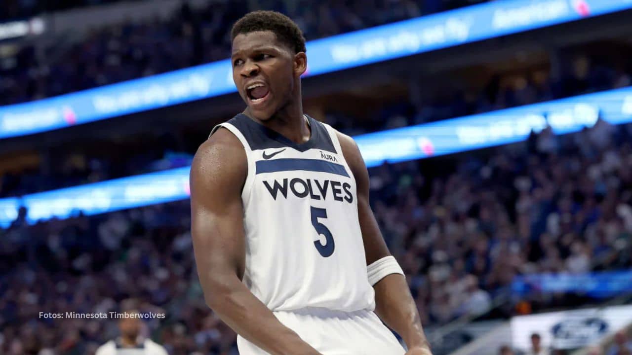 Anthony Edwards fue una de las figuras en el primer juego al rozar el triple-doble.