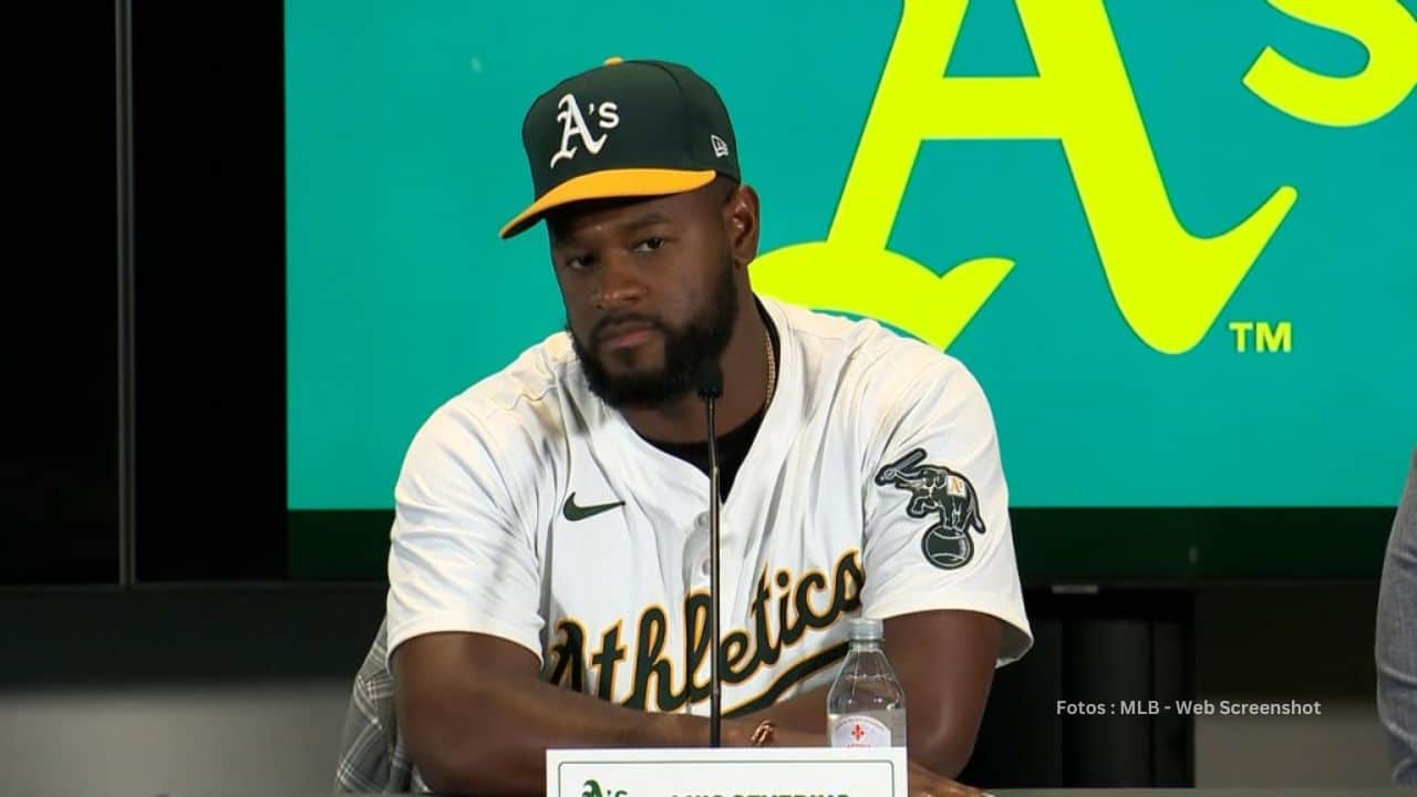 Luis Severino siendo presentado