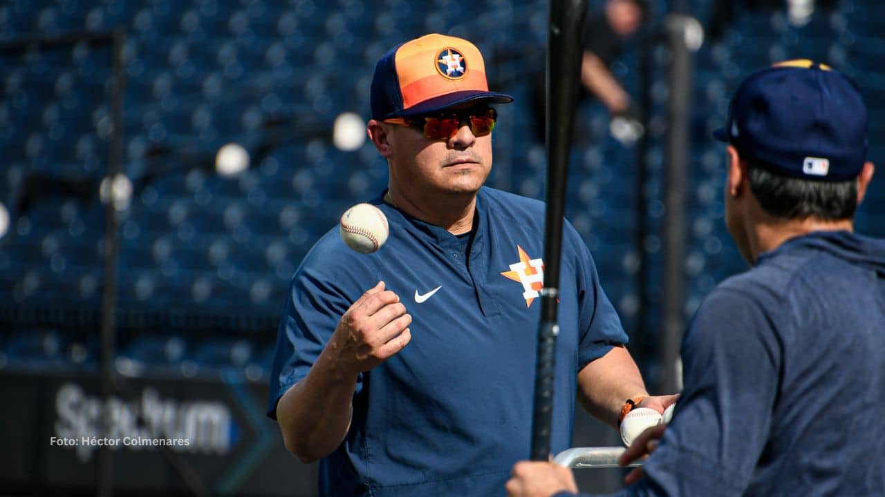 Houston Astros mueve roster oficial