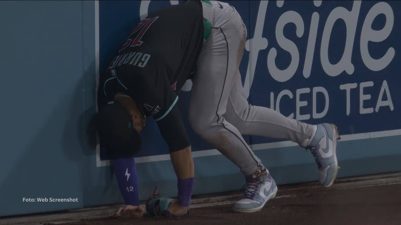 Jugada defensiva de Lourdes Gurriel Jr