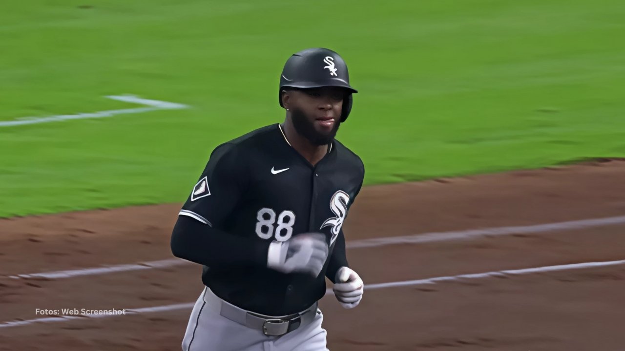 Luis Robert Jr. sumó una base robada en el juego entre Texas y Chicago y asumió el primer puesto del departamento.