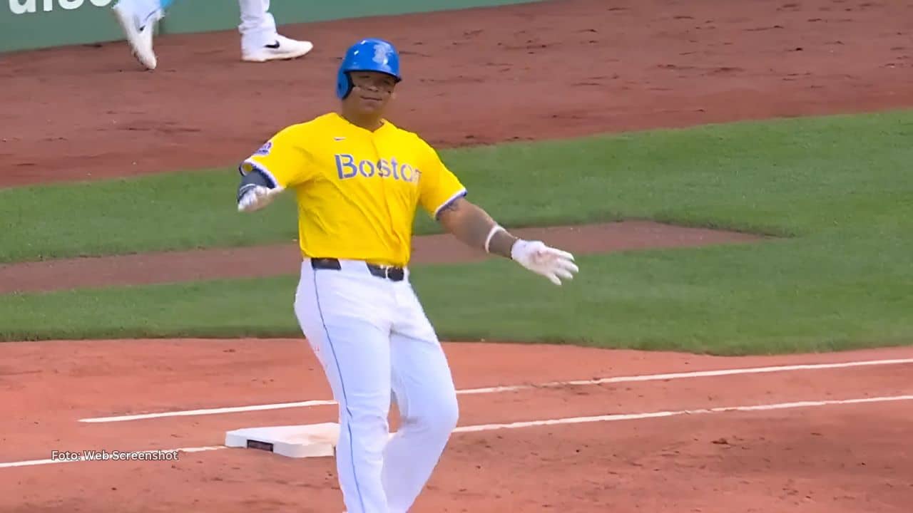 Durante su racha de ocho juegos en fila con imparable, Rafael Devers batea para .429 y suma cinco encuentros de por lo menos dos hits o más.