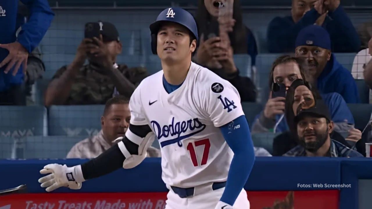 Shohei Ohtani bateando con Los Angeles Dodgers