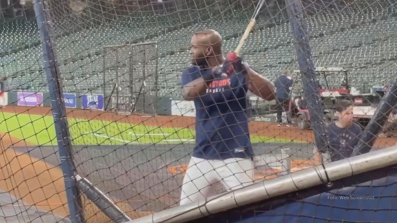 Yordan Alvarez en practica de bateo