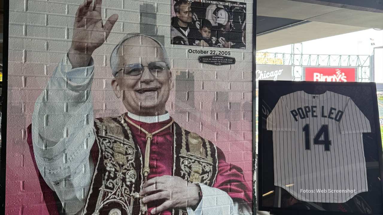 Chicago White Sox inauguró una instalación gráfica en el Guaranteed Rate Field para honrar al Papa León XIV.