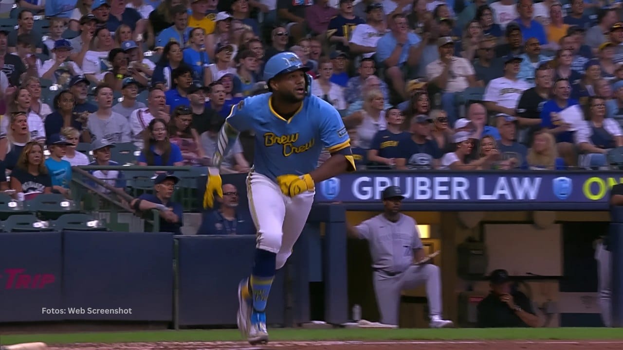 Jackson Chourio recorre las bases con Milwaukee Brewers