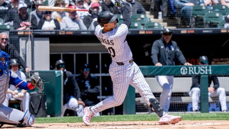 Miguel Vargas bateando con Chicago White Sox