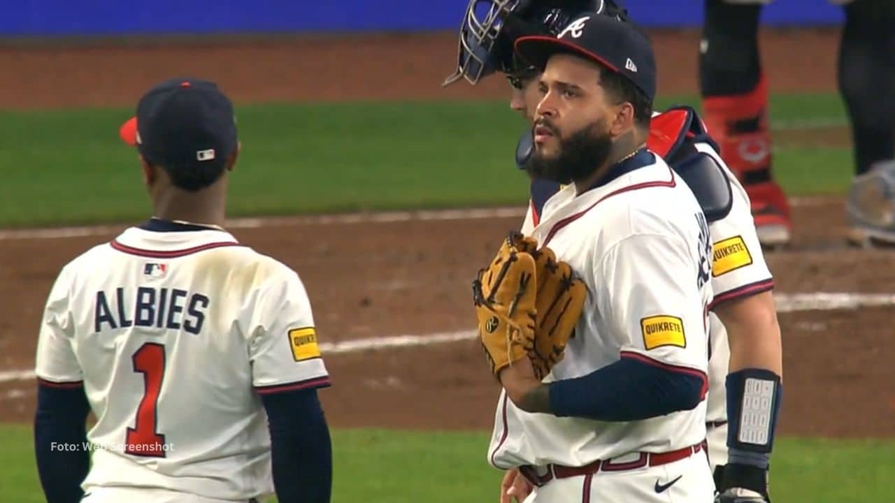 Atlanta Braves también seleccionó el contrato de un lanzador dominicano con experiencia en MLB. Daysbel Hernández
