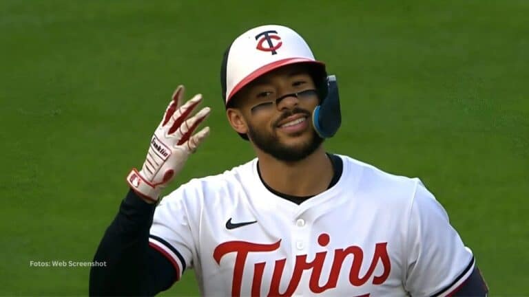 Carlos Correa en un juego con Minnesota Twins