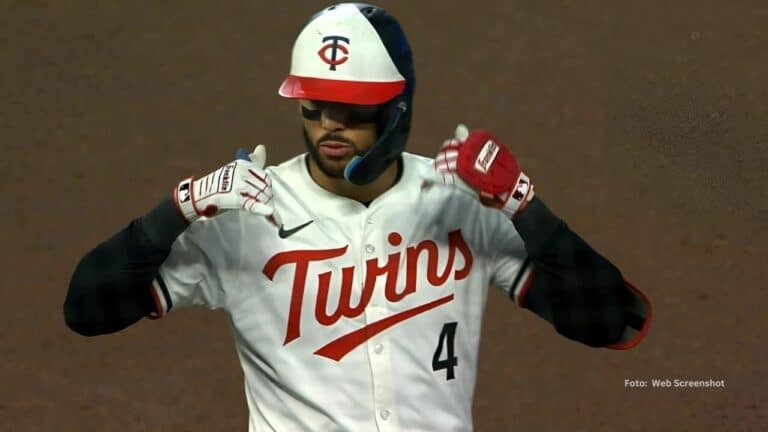 Carlos Correa con el conjunto de Minnesota Twins
