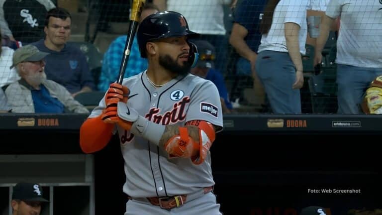 Gleyber Torres tomando un turno con Detroit Tigers