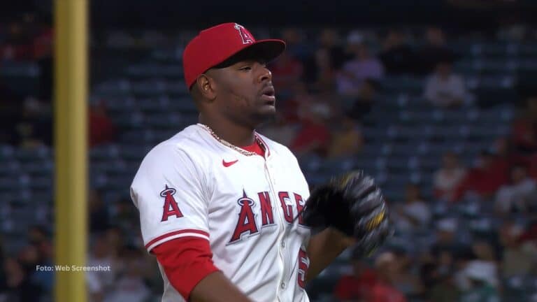Hector Neris, despedido de Los Angeles Angels