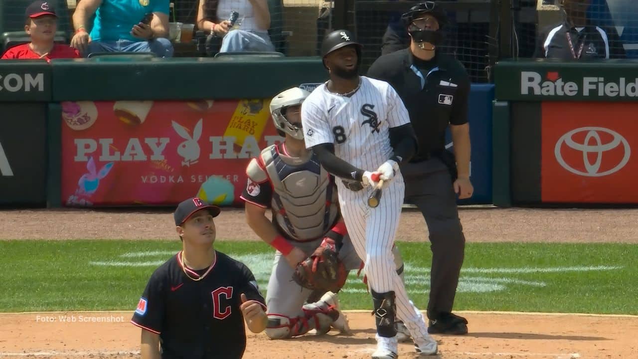 El pelotero cubano, Luis Robert Jr., está cerca del centenar de cuadrangulares en su carrera.