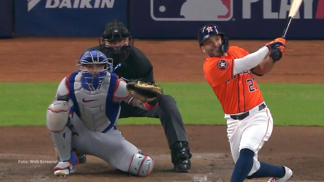 José Altuve también ve de cerca un récord de Bobby Abreu entre los peloteros venezolanos que hicieron vida en MLB.