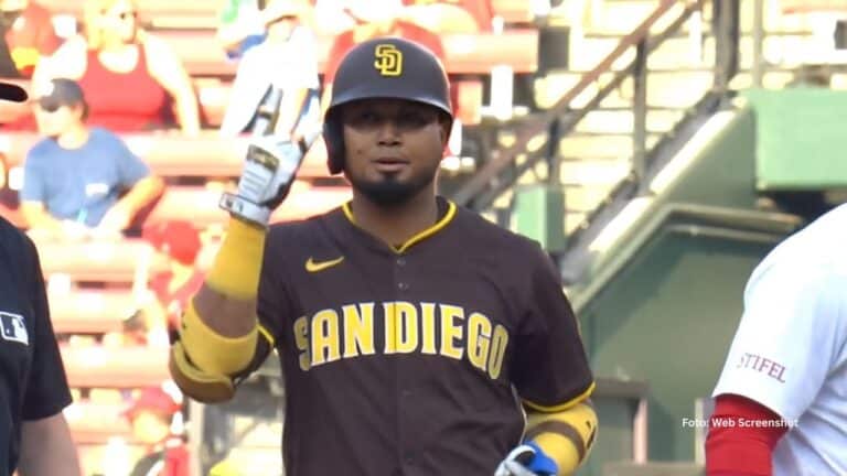 El pelotero venezolano Luis Arráez está cerca de los .300 puntos de promedio en la temporada MLB 2025.