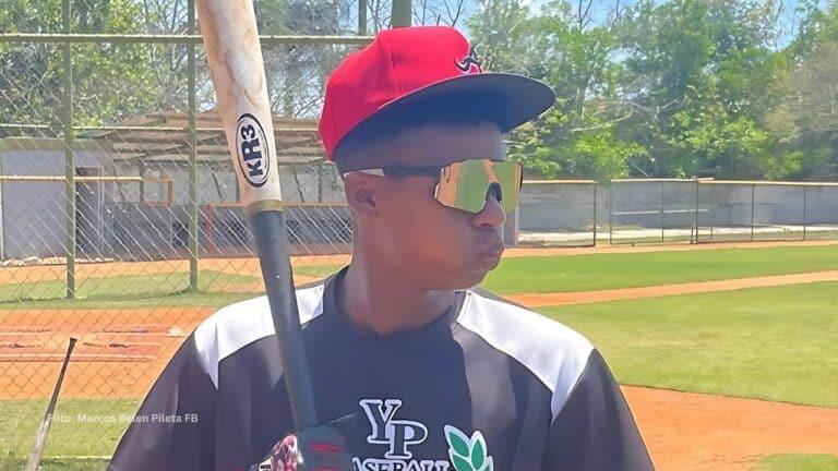 Prospecto cubano Marcos Belen Pileta practicando. Beisbol Cubano