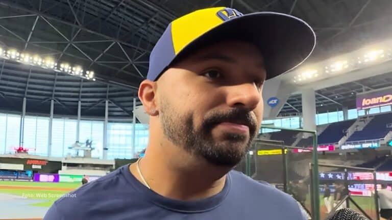 Nestor Cortes Jr. en una entrevista con Milwaukee Brewers