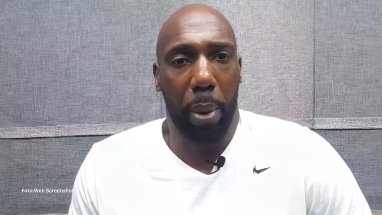 Robertlandy Simón en una entrevista sobre el equipo Cuba de voleibol