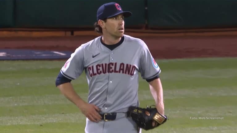 Toronto Blue Jays adquiere a Shane Bieber