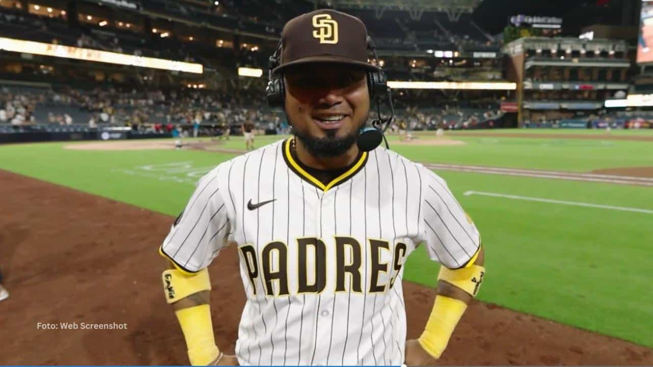 Luis Arráez dando declaraciones en San Diego
