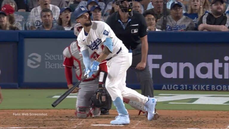 Ya en su último turno, Andy Pages puso cifras definitivas en el encuentro al conectar un largo batazo de dos carreras.