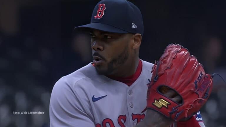 Aroldis Chapman lanzado con Boston Red Sox