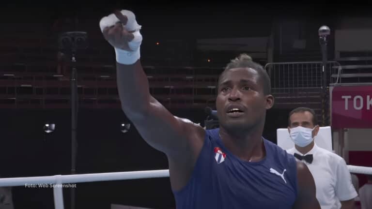 Julio Cesar La Cruz en un duelo. Boxeo cubano